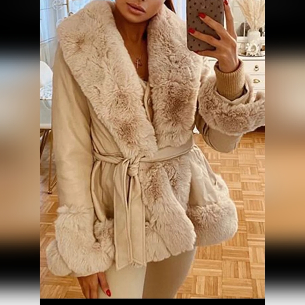 NWT Vegan Leather Jacket Fur, fully lined. With belt XL